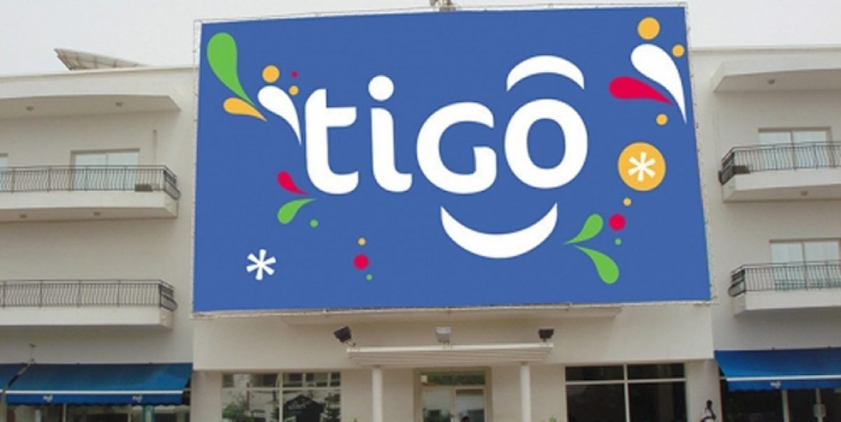 Xavier Niel se lance dans les télécoms au Sénégal en investissant dans l’opérateur Tigo