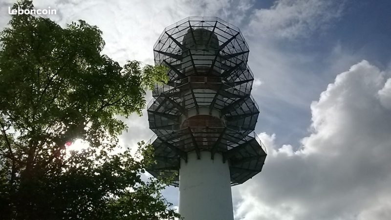 Insolite : un homme met en vente sur Le Bon Coin une ancienne tour de télécommunication de 50m de haut