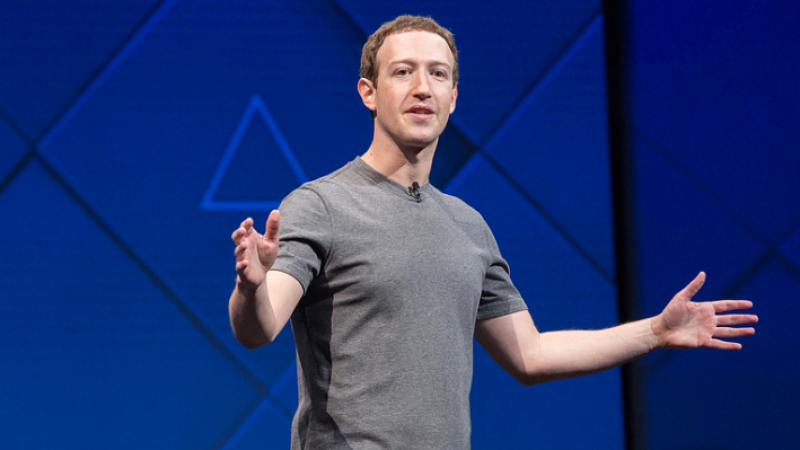 Marc Zuckerberg promet qu’il va “réparer” Facebook en 2018