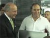 Xavier Niel fait visiter l’école 42 à Laurent Fabius qui “trouve ça ex-tra-or-di-naire”