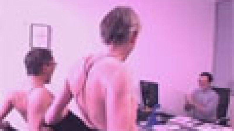 Zapping : Julien Courbet et Gilles Verdez nus devant le patron de D8…