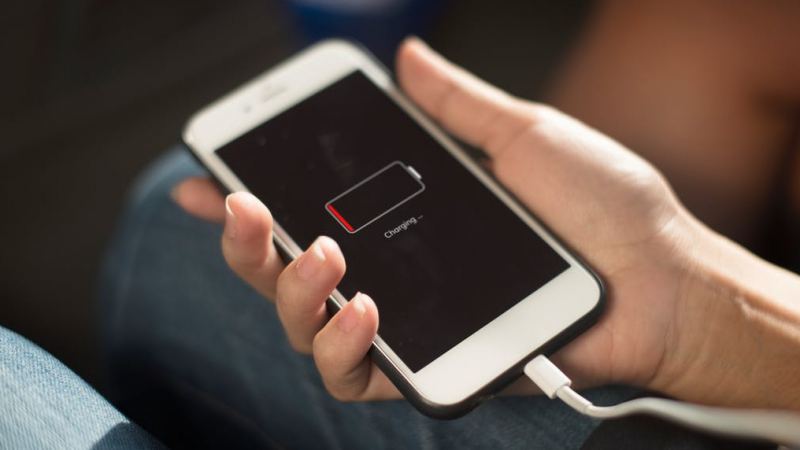 UE : un chargeur universel pour smartphone verra-t-il le jour ?