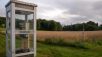 Clap de fin pour les cabines téléphoniques, mais certains ne l’entendent pas de cette manière