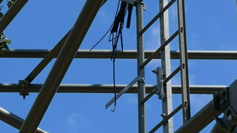 Vandalisme : l’antenne Free Mobile flambant neuve ne risque pas de fonctionner de sitôt