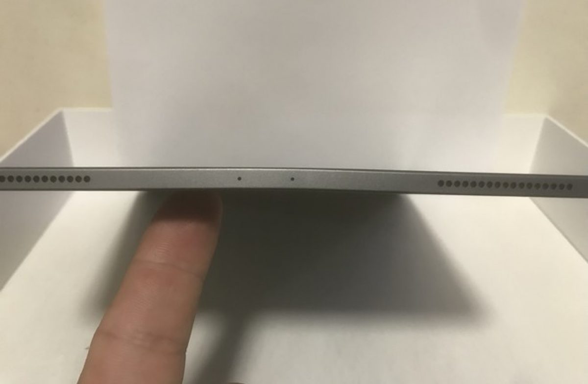 iPad Pro courbé au déballage : Apple persiste, c’est normal