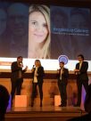 Angélique Gérard, la directrice de la relation abonné de Free, reçoit le prix espoir du leadership