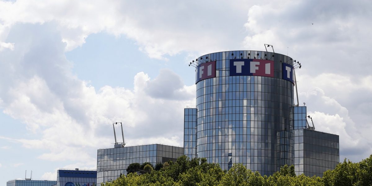 En réalité, TF1 ne peut pas couper son flux sur les box de Free, SFR ou Orange