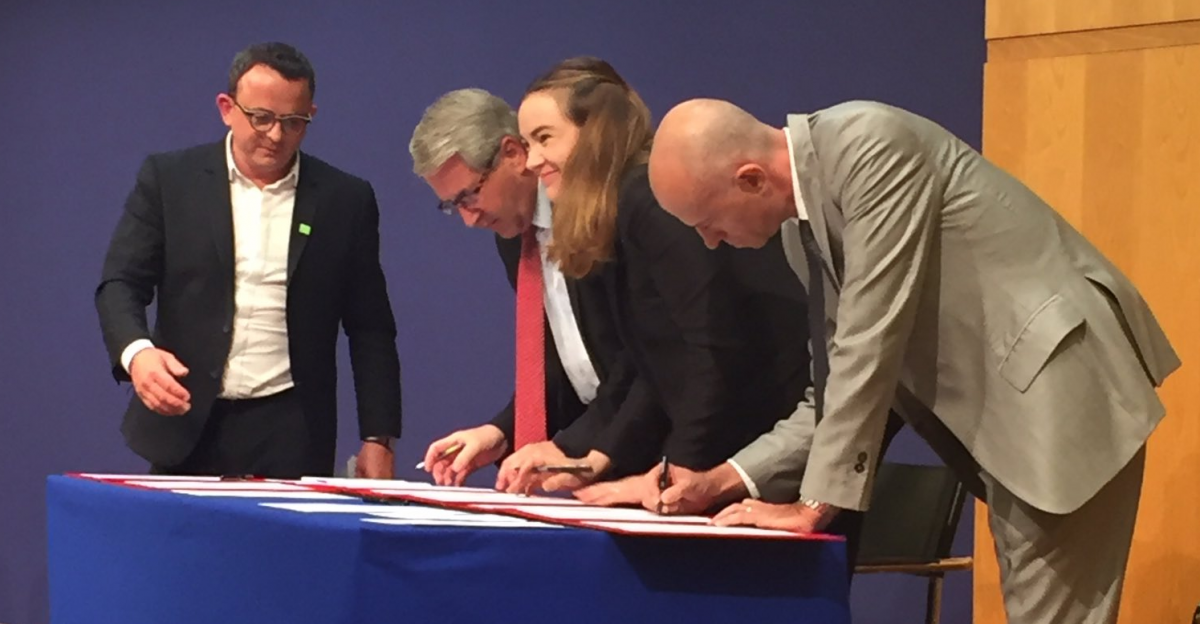Signature d’un accord pour la création de 40.000 emplois et formations pour mettre en œuvre le Plan France Très Haut Débit