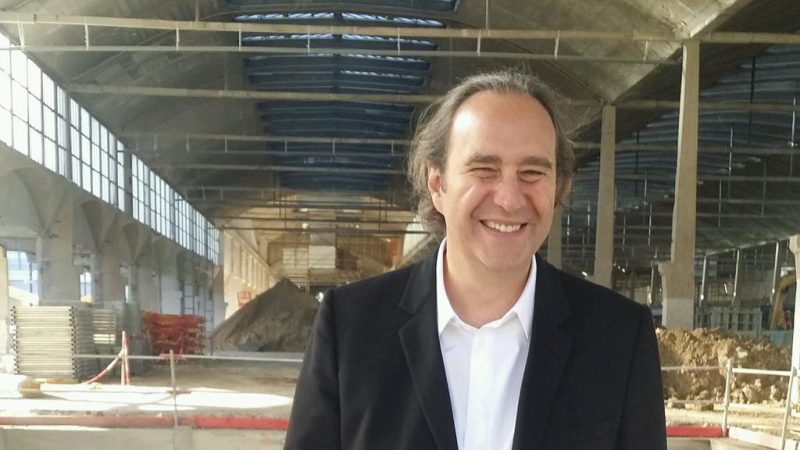 Visite de la halle Freyssinet avec Xavier Niel et le maire du 13e : “un chantier pharaonique”