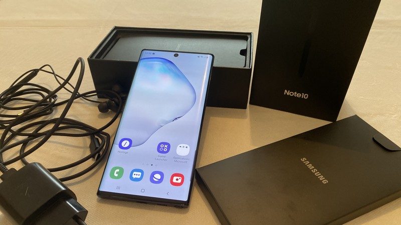 Univers Freebox a testé le Galaxy Note10 disponible chez Free Mobile, un smartphone haut de gamme compact