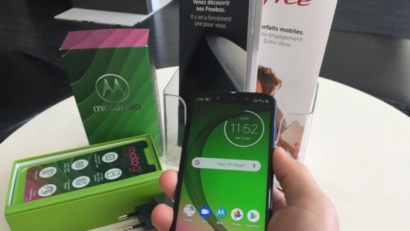 Univers Freebox a testé le Moto G7 Play disponible chez Free Mobile, un smartphone compact qui permet de jouer (un peu)