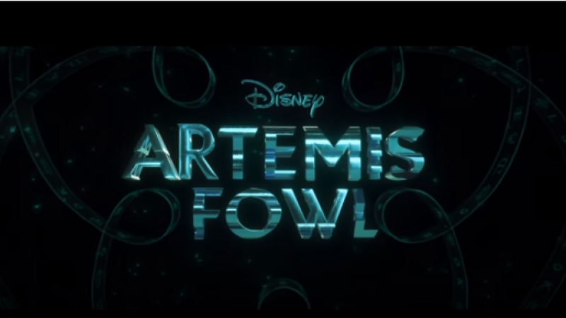 Disney+ : à défaut de pouvoir sortir au cinéma, le blockbuster “Artemis Fowl”est disponible dès aujourd’hui sur la plateforme