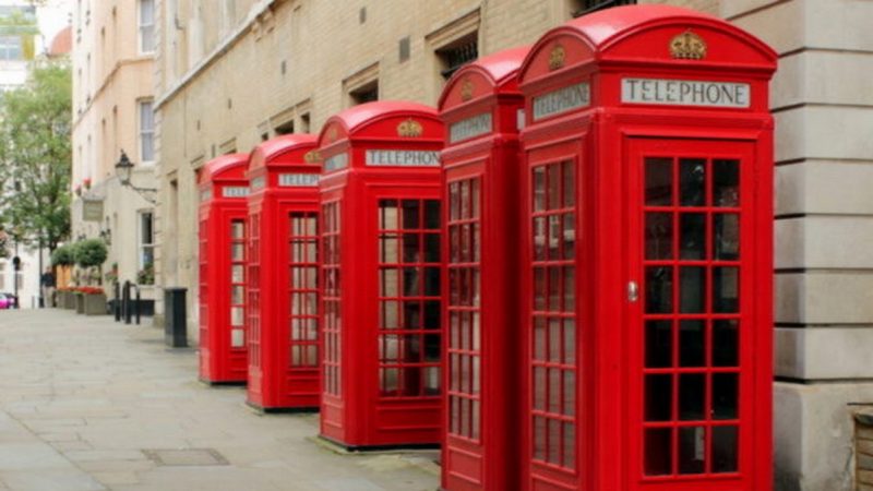 5 000 cabines téléphoniques rouges sauvées et modernisées