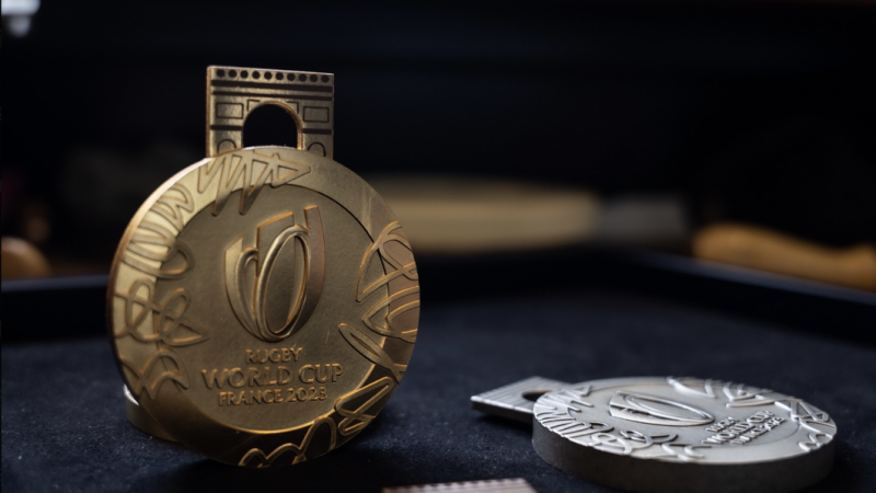 Clin d’oeil : Orange a recyclé 206 000 téléphones pour confectionner les 1491 médailles de la Coupe du Monde de Rugby 2023