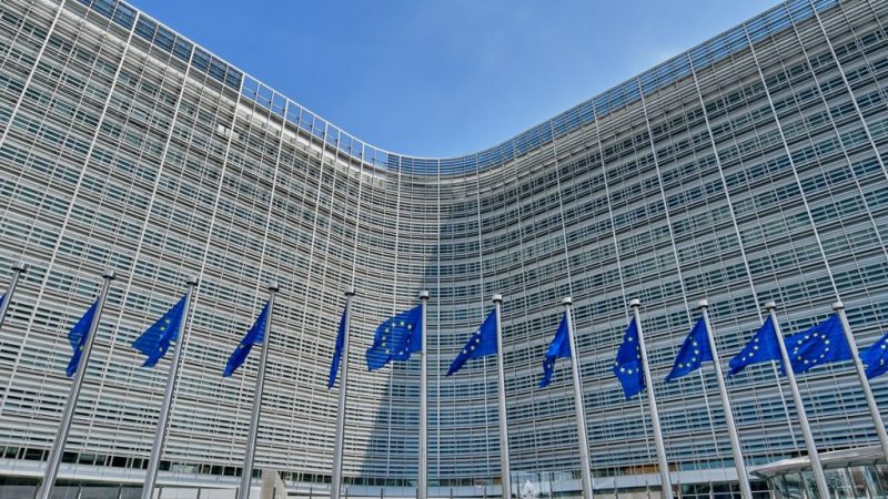 L’Union européenne lance son portefeuille d’identité numérique