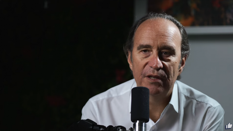 Xavier Niel annonce la sortie de “quelque chose d’exceptionnel” autour de l’Intelligence Artificielle très prochainement