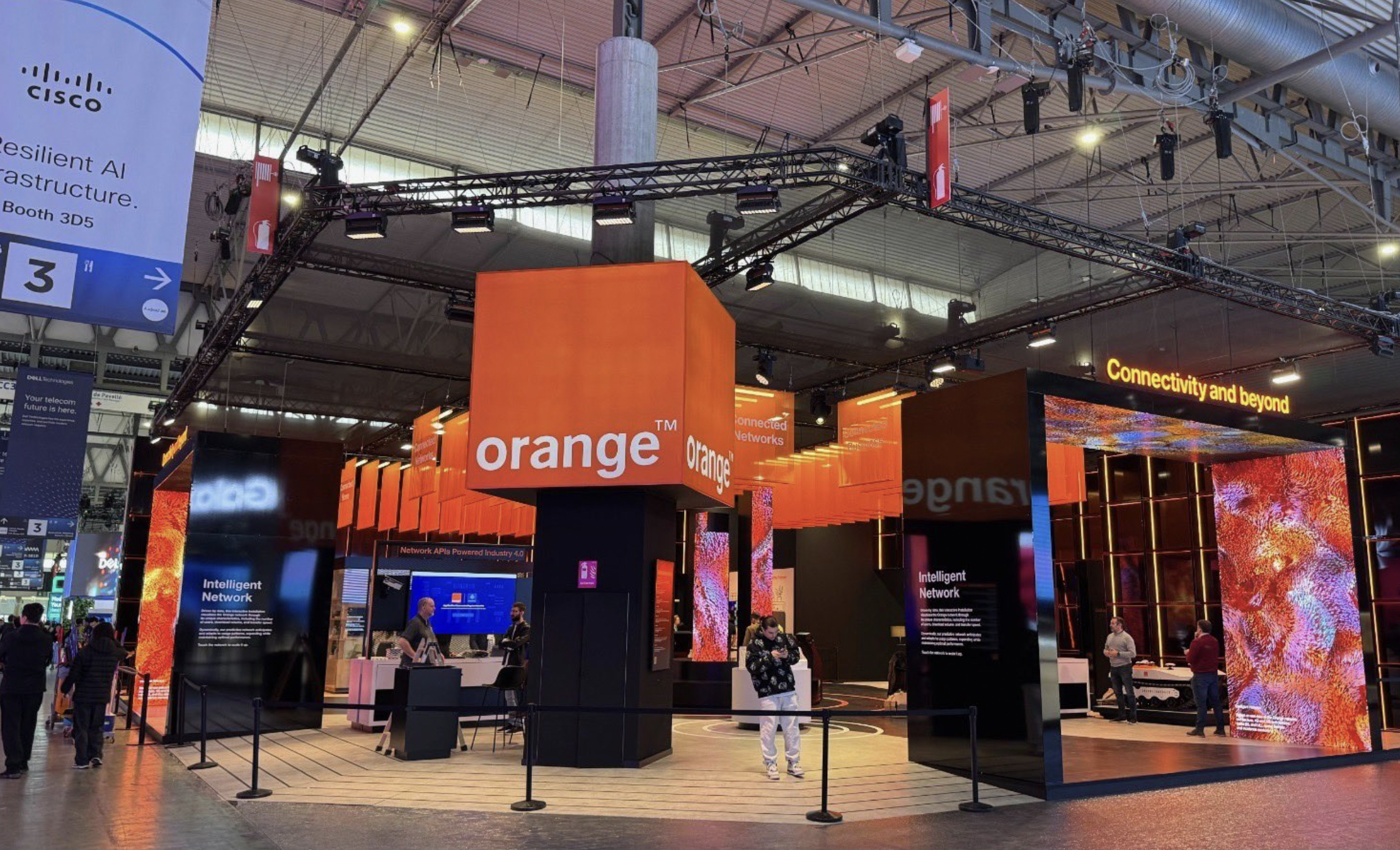 Face aux insécurités, Orange ne rouvrira pas son site à Marseille pour tous ses employés