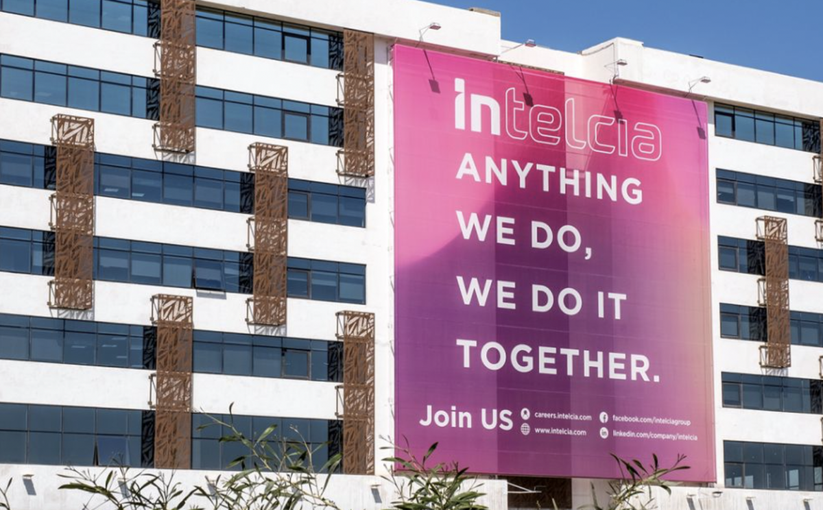 Altice poursuit son désendettement en cédant l’un des leaders de la relation client en France