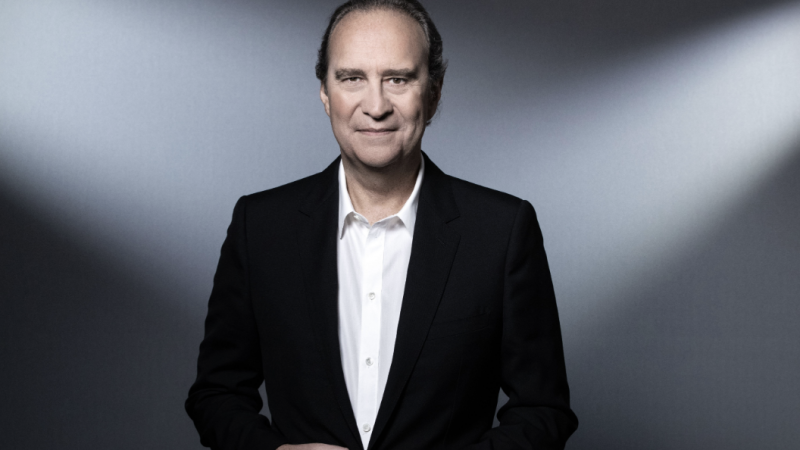 Xavier Niel frappe un grand coup et devient l’actionnaire de référence du géant Vodafone pour près de 6 milliards de dollars